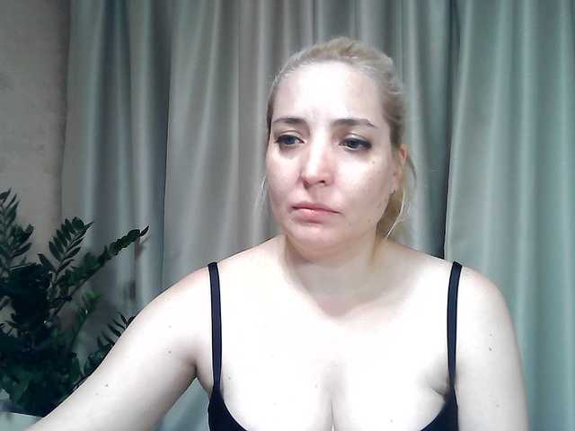 mariska-kiska live cam on BongaCams