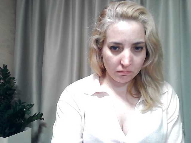 mariska-kiska's BongaCams show and profile