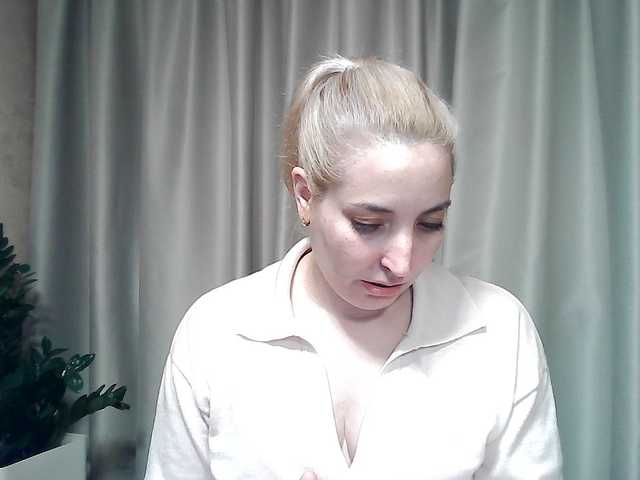 mariska-kiska's BongaCams show and profile