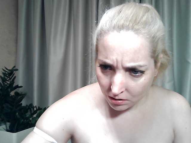 mariska-kiska live cam on BongaCams