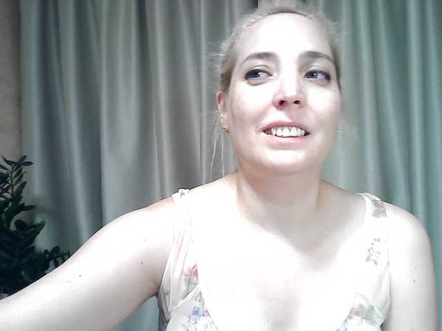 mariska-kiska live cam on BongaCams