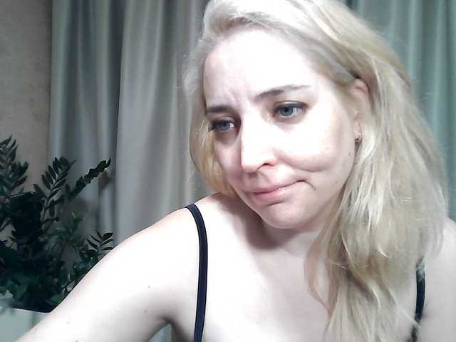 mariska-kiska live cam on BongaCams