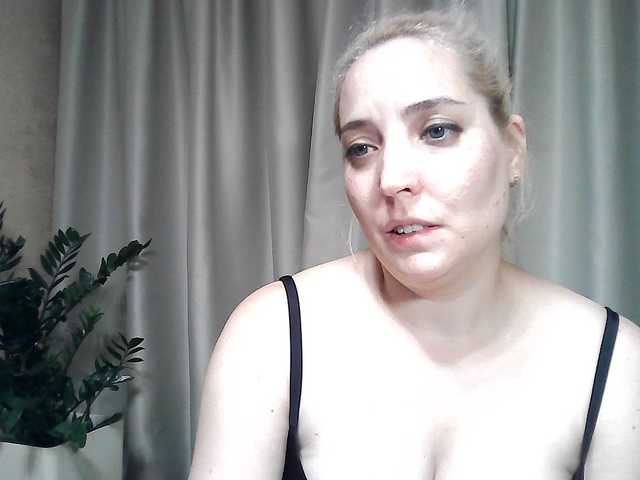 mariska-kiska live cam on BongaCams