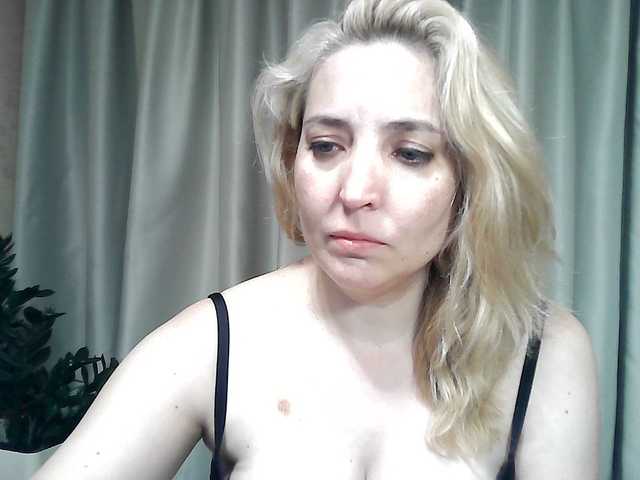 mariska-kiska live cam on BongaCams