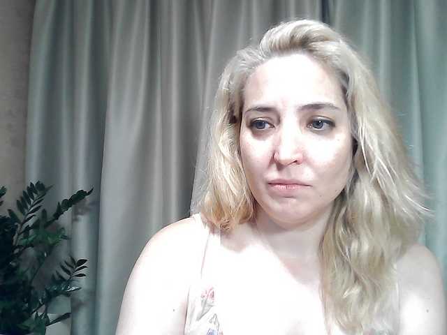 mariska-kiska live cam on BongaCams