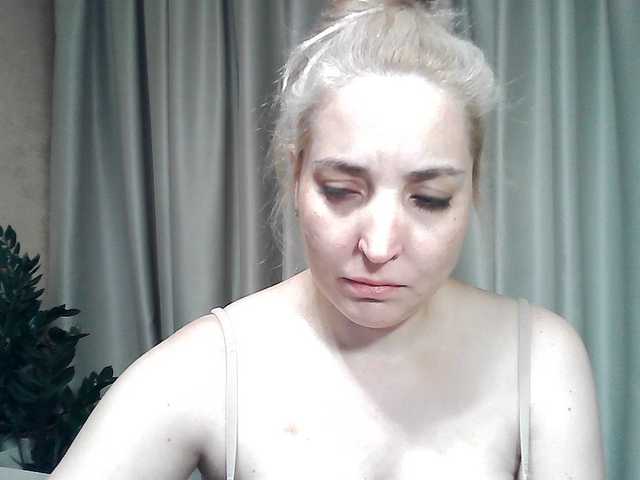 mariska-kiska live cam on BongaCams