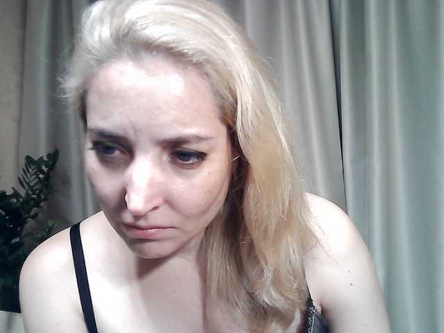 mariska-kiska live cam on BongaCams