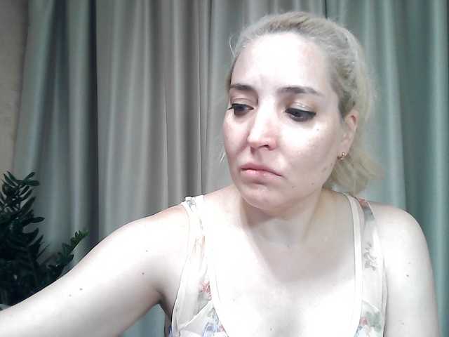 mariska-kiska live cam on BongaCams
