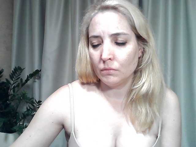 mariska-kiska live cam on BongaCams