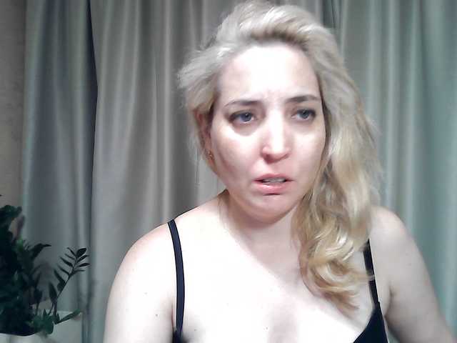 mariska-kiska live cam on BongaCams