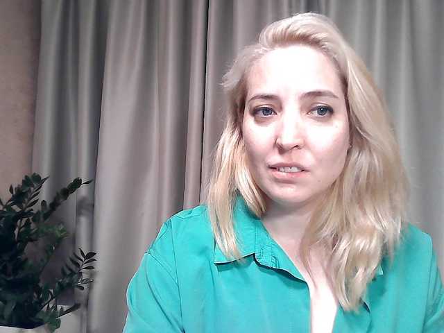 mariska-kiska live cam on BongaCams