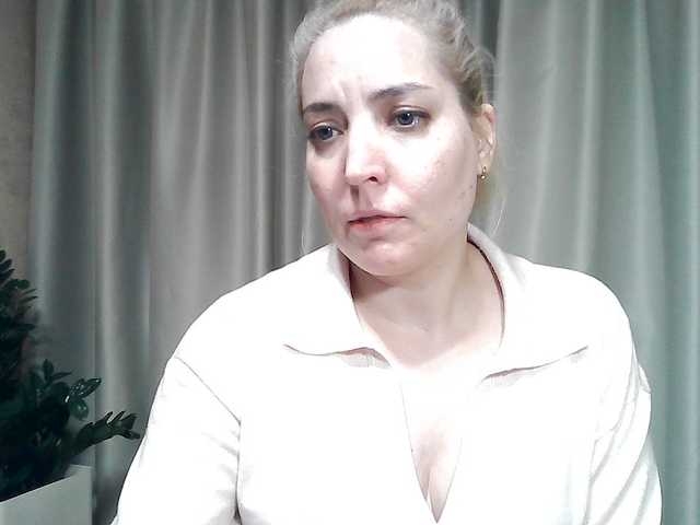 mariska-kiska's BongaCams show and profile