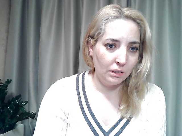 mariska-kiska's BongaCams show and profile