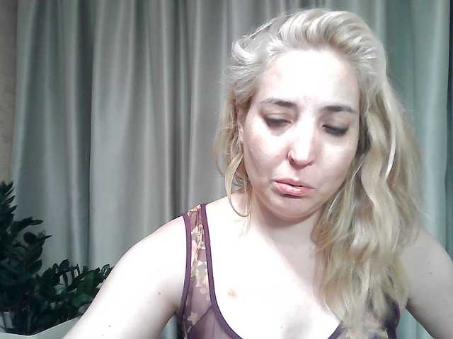 mariska-kiska live cam on BongaCams