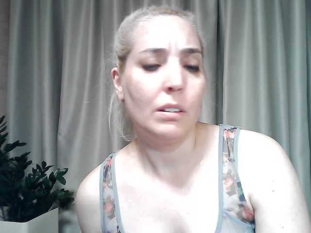 mariska-kiska live cam on BongaCams