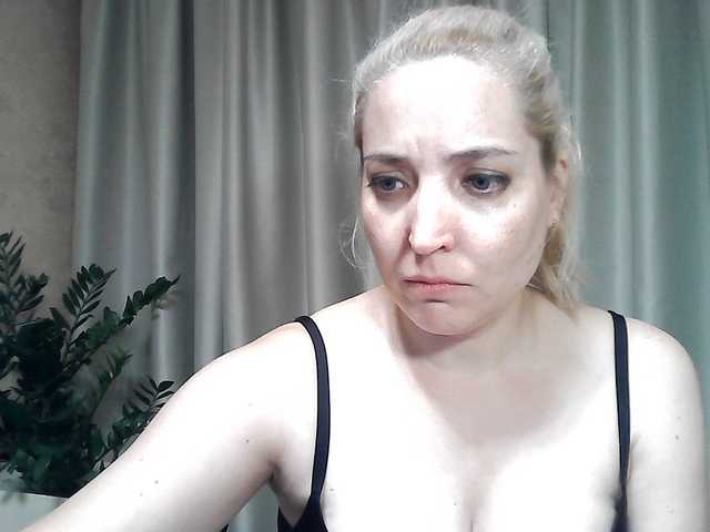 mariska-kiska live cam on BongaCams