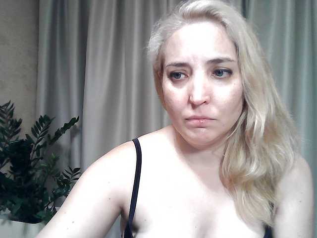mariska-kiska live cam on BongaCams
