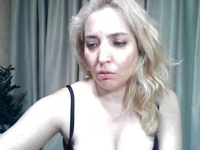 mariska-kiska live cam on 