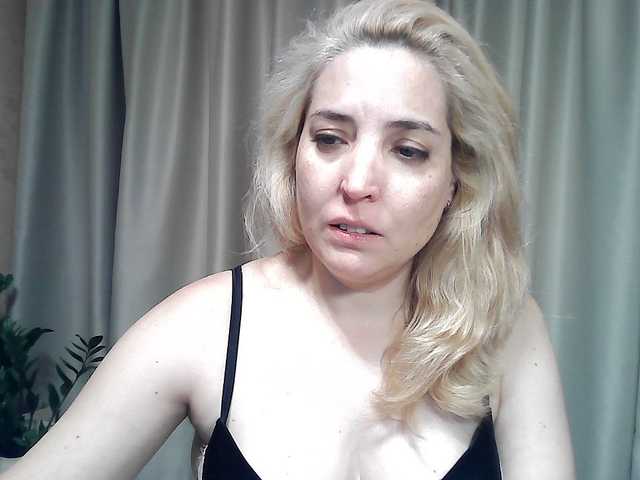 mariska-kiska live cam on BongaCams