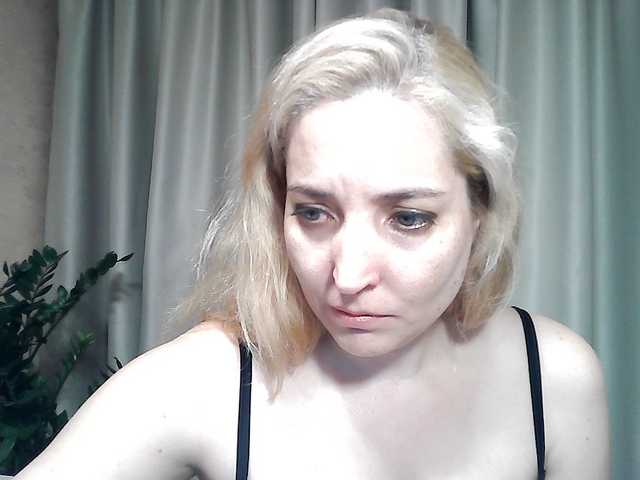 mariska-kiska live cam on BongaCams