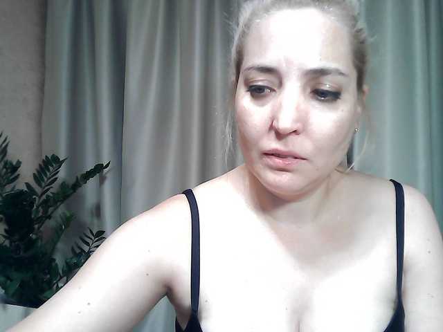 mariska-kiska live cam on BongaCams