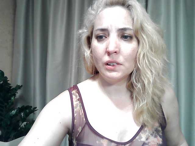 mariska-kiska live cam on BongaCams