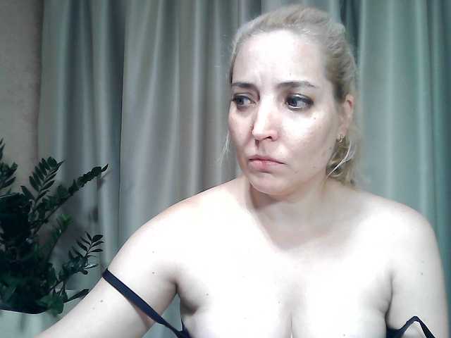 mariska-kiska live cam on BongaCams