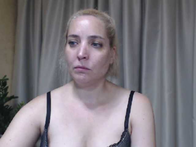 mariska-kiska live cam on BongaCams