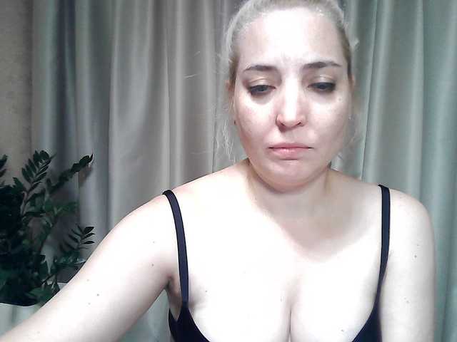 mariska-kiska live cam on BongaCams
