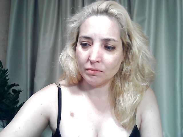 mariska-kiska live cam on BongaCams