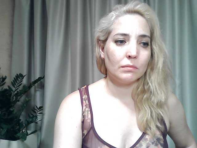 mariska-kiska live cam on BongaCams