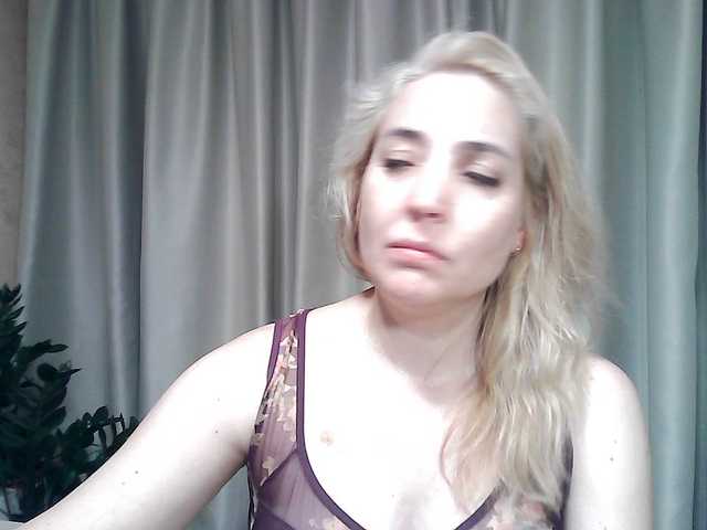 mariska-kiska live cam on BongaCams