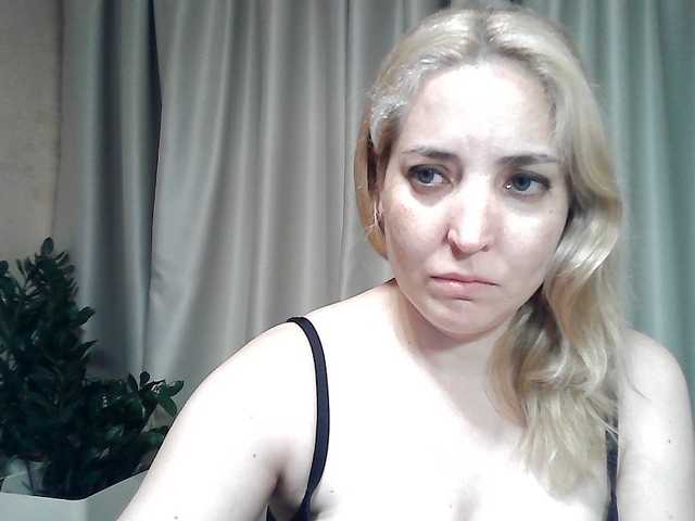 mariska-kiska live cam on BongaCams