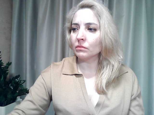 mariska-kiska's BongaCams show and profile