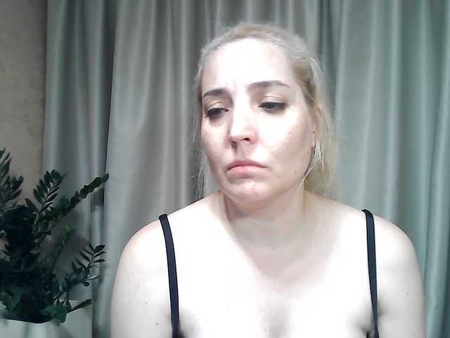 mariska-kiska live cam on BongaCams