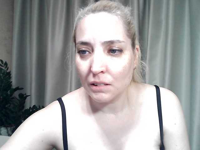 mariska-kiska live cam on BongaCams