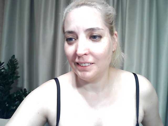 mariska-kiska live cam on BongaCams