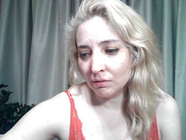 mariska-kiska live cam on BongaCams
