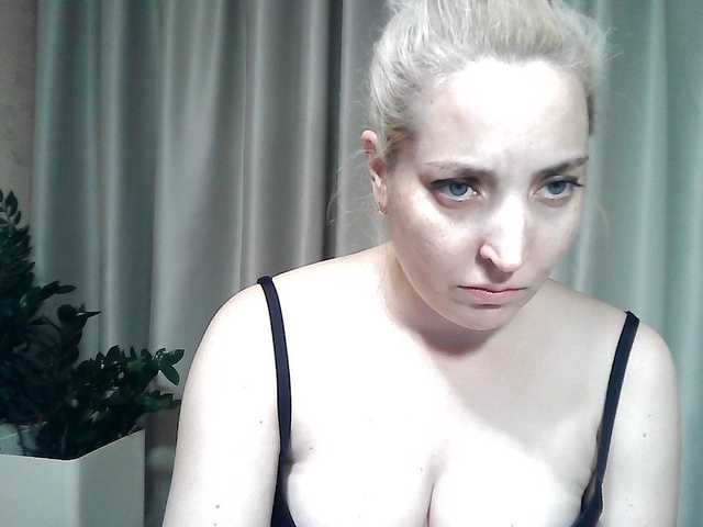 mariska-kiska live cam on BongaCams