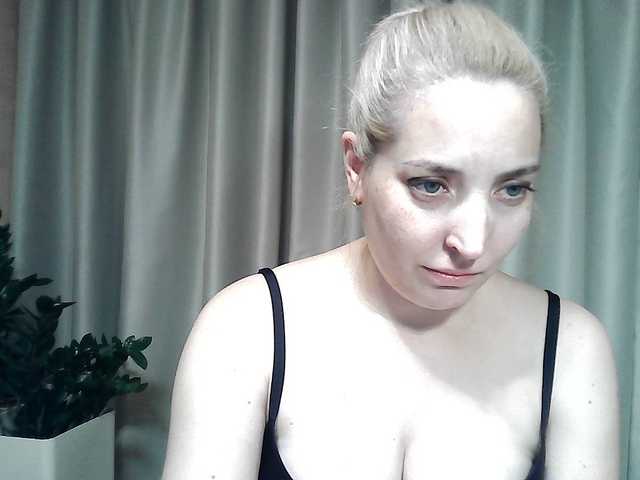 mariska-kiska live cam on BongaCams