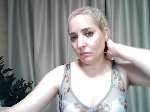 mariska-kiska live cam on BongaCams