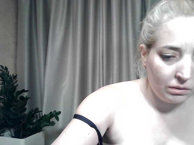 mariska-kiska live cam on BongaCams