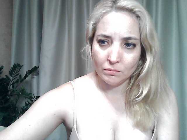 mariska-kiska live cam on BongaCams