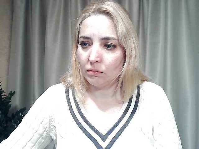 mariska-kiska's BongaCams show and profile