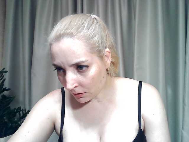 mariska-kiska live cam on BongaCams