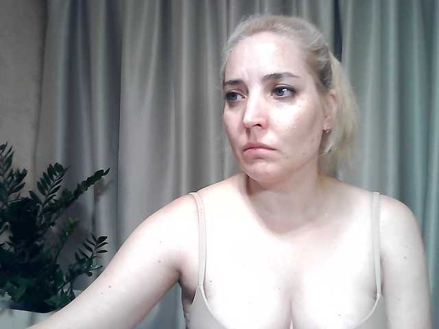 mariska-kiska live cam on BongaCams