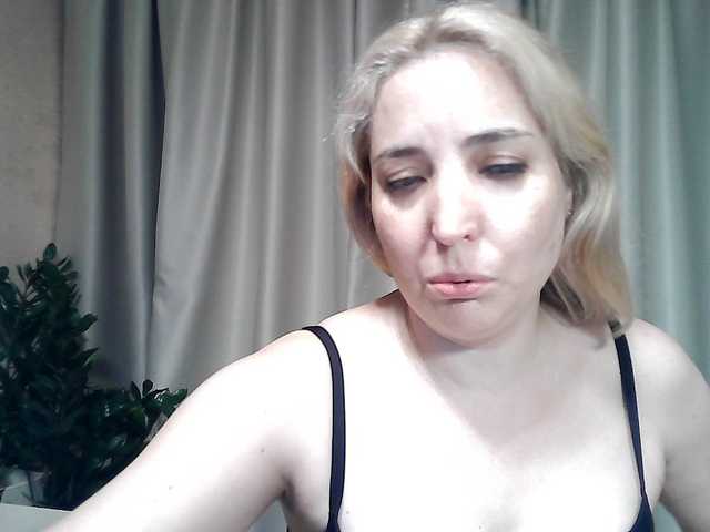mariska-kiska live cam on BongaCams