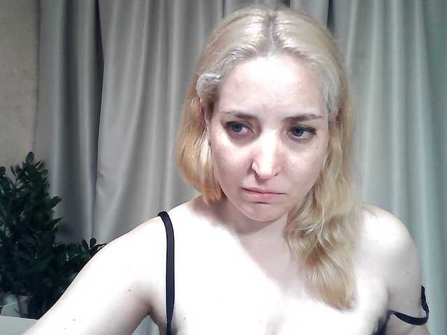 mariska-kiska live cam on BongaCams