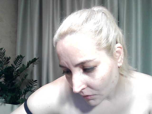 mariska-kiska live cam on BongaCams