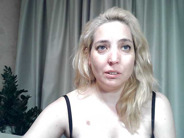 mariska-kiska live cam on BongaCams